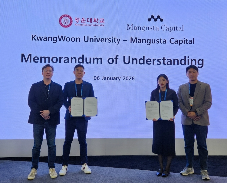 좌측부터 Mangusta Capital Louis Jin Diesel 파트너, Kevin Jiang 대표, 광운대산학협력단 임해주 주임, 장종찬 직원